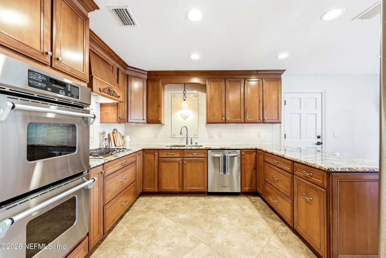 3507 Hidden Lake Drive W, Jacksonville, FL 32216 Photo