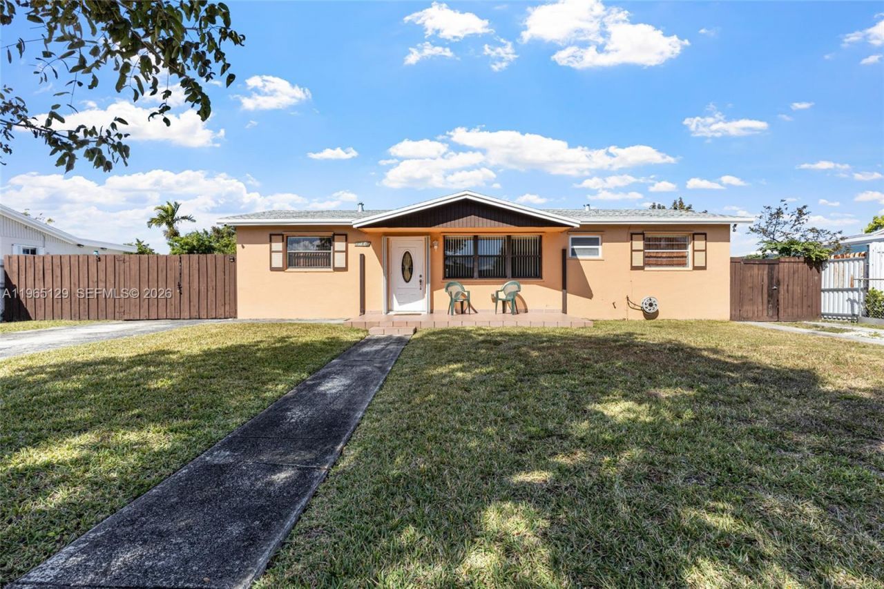 11845 SW 203rd Ter, Miami, FL 33177 Main Photo