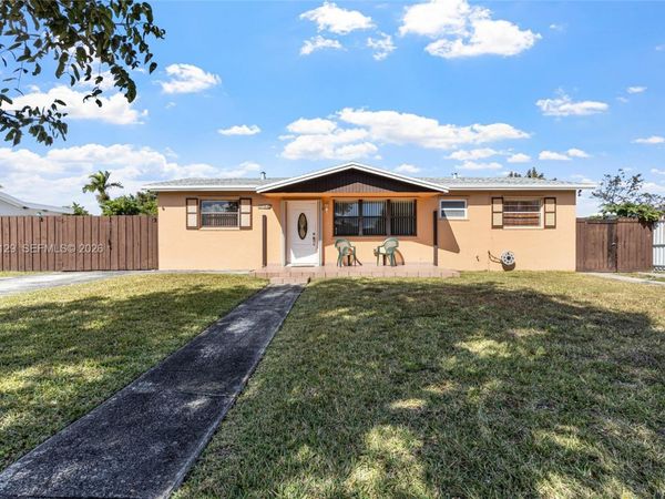 11845 SW 203rd Ter, Miami, FL 33177