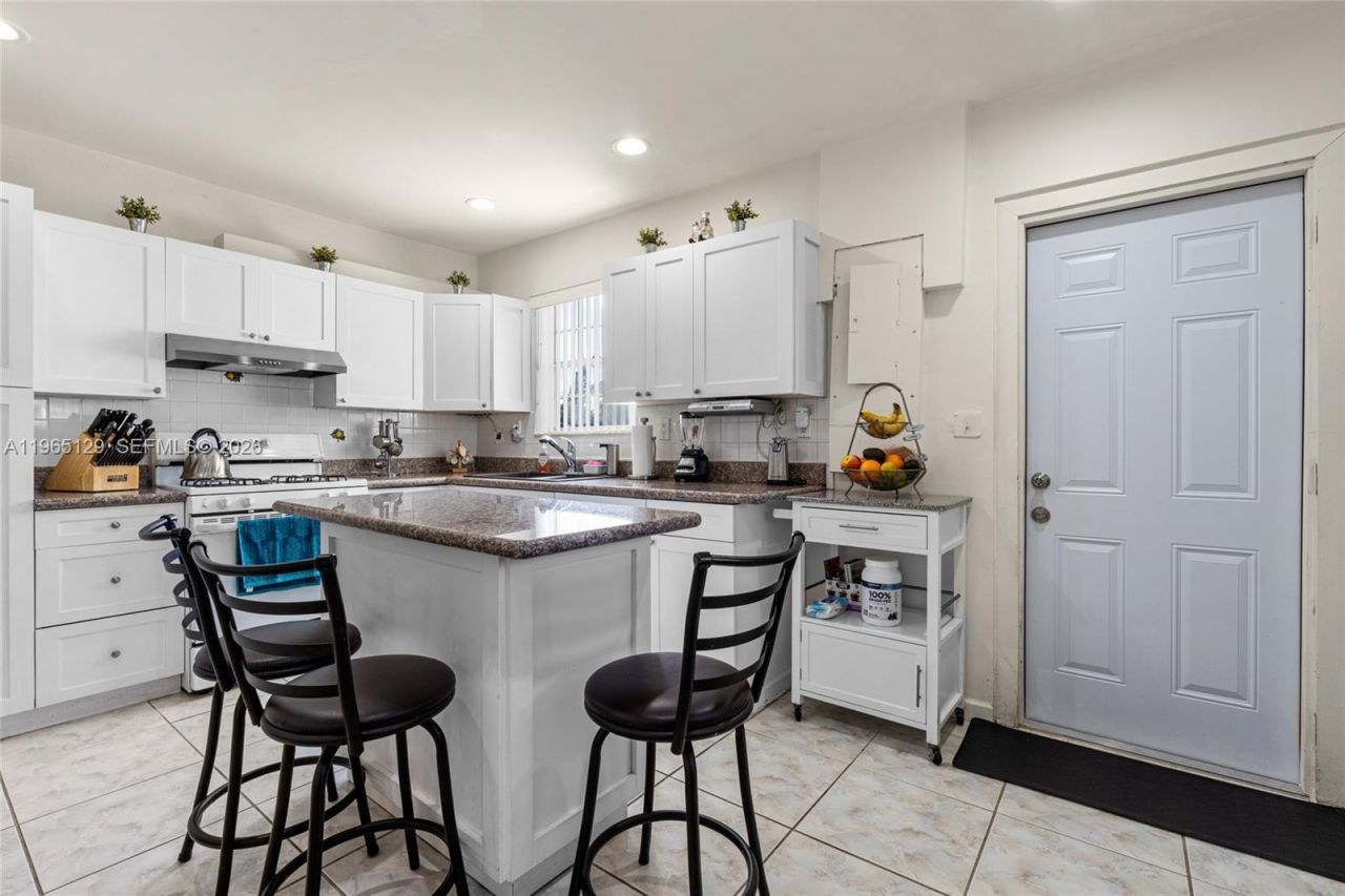 11845 SW 203rd Ter, Miami, FL 33177 Photo