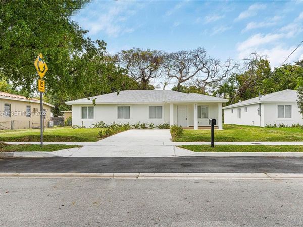 933 NW 50th St , Miami, FL 33127