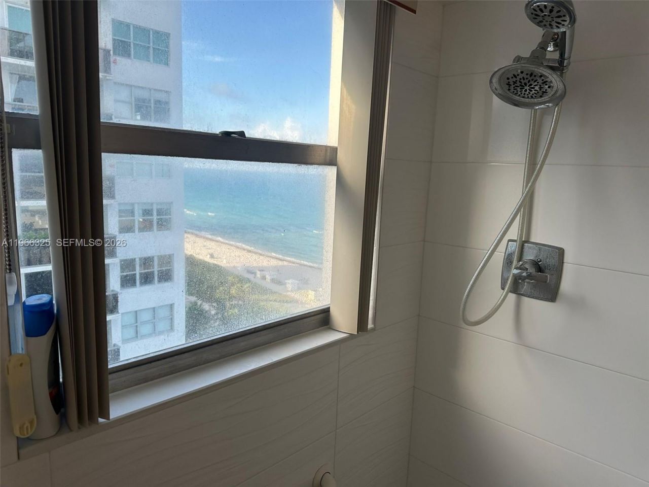 6039 Collins Ave , Unit 1517, Miami Beach, FL 33140 Photo