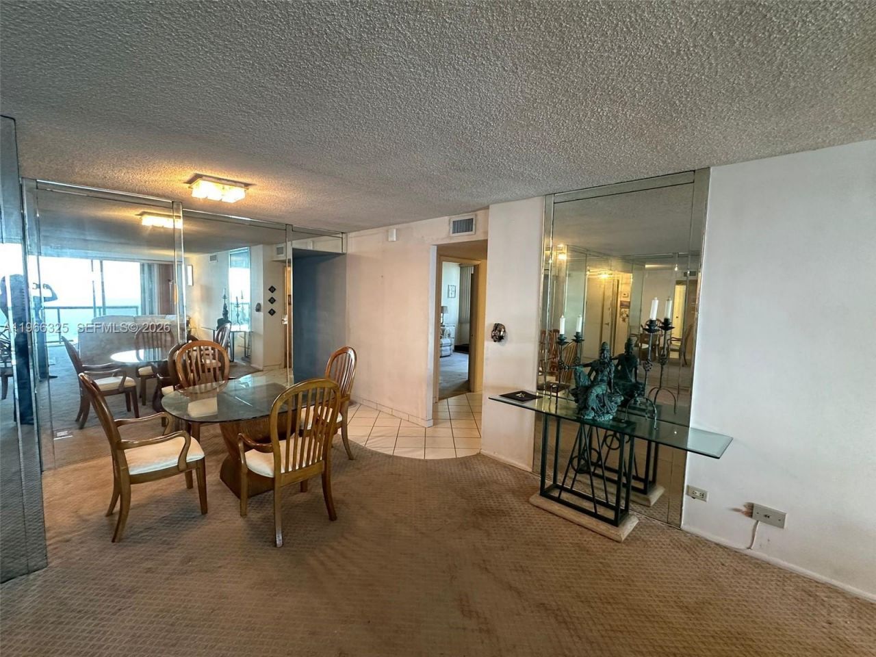 6039 Collins Ave, Unit 1517, Miami Beach, FL 33140 Photo