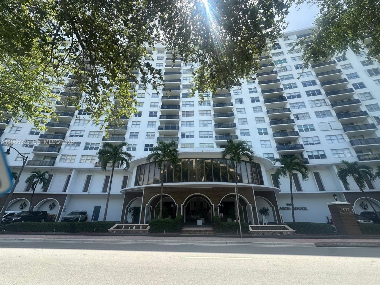 6039 Collins Ave, Unit 1517, Miami Beach, FL 33140 Photo