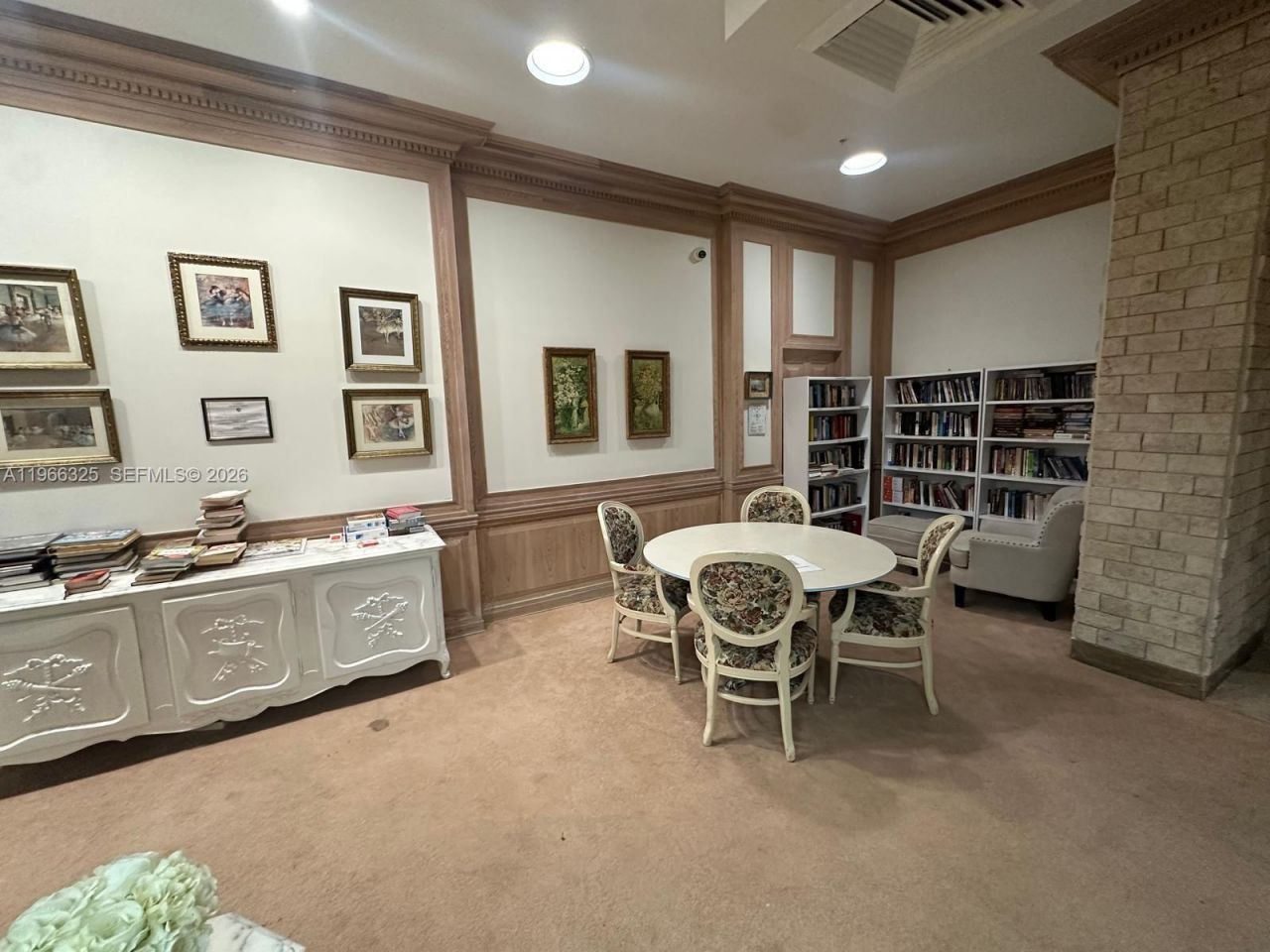 6039 Collins Ave , Unit 1517, Miami Beach, FL 33140 Photo