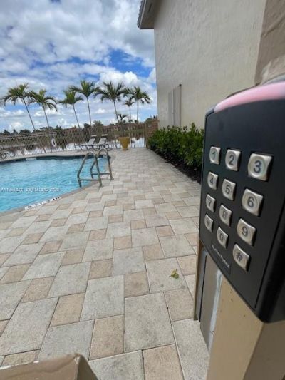 703 NE 195th St , Unit 703, Miami, FL 33179 Photo