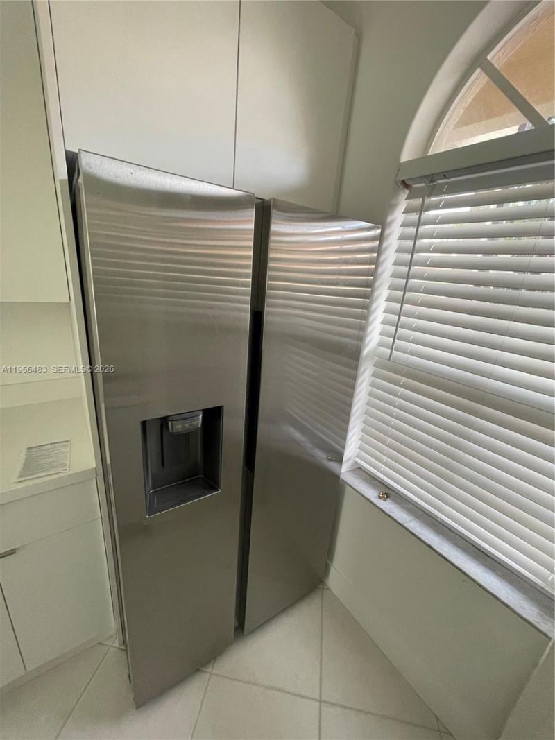 703 NE 195th St , Unit 703, Miami, FL 33179 Photo