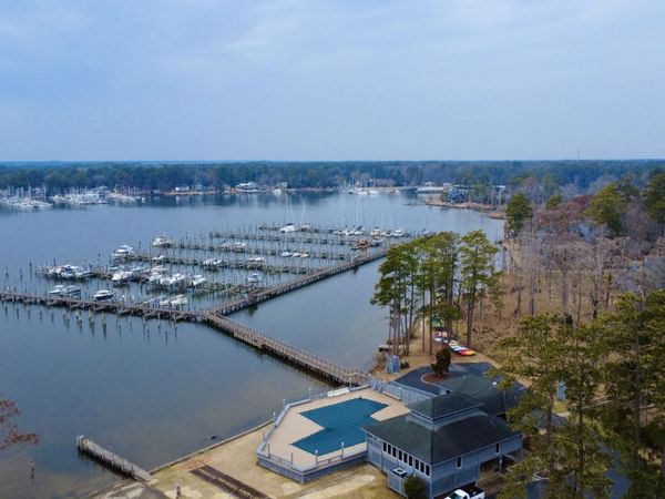 27 Pelican Bay Road, Washington, NC 27889