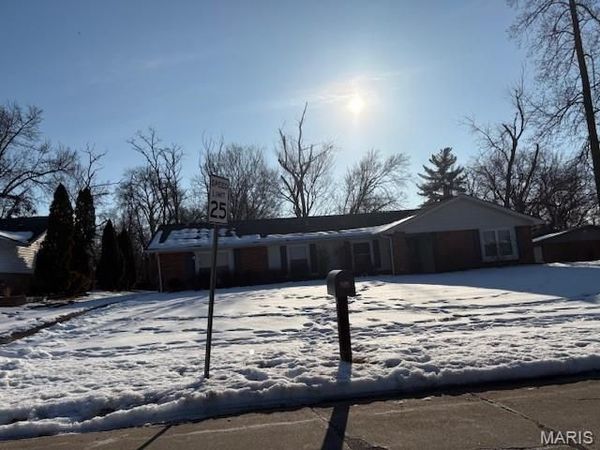 502 Iron Lantern Drive, Ballwin, MO 63011