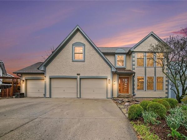 5700 NW Flintridge Court, Kansas City, MO 64151