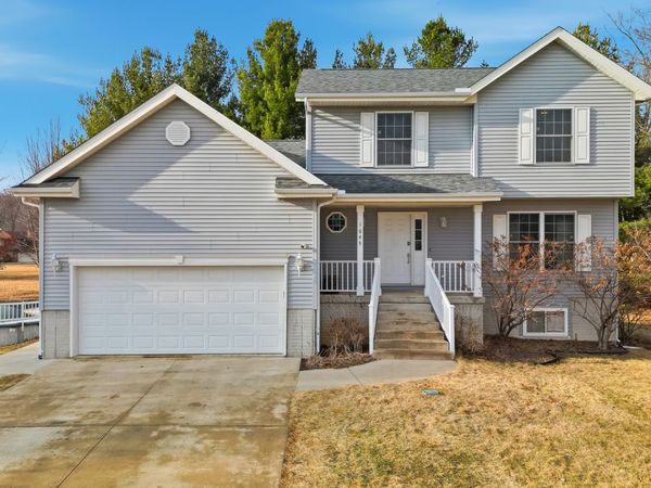 1645 Sir Lawrence Lane, Dixon, IL 61021