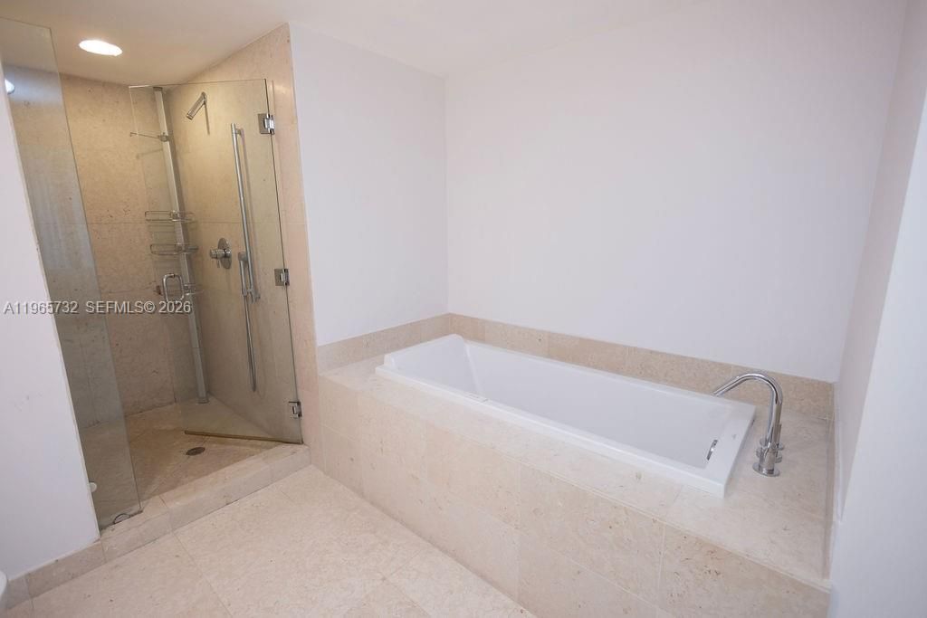 475 Brickell Ave, Unit 1715, Miami, FL 33131 Photo