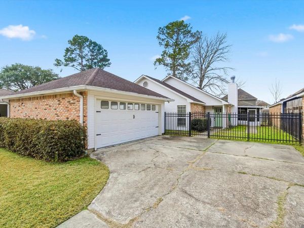 1462 W Fairview Dr, Baton Rouge, LA 70816