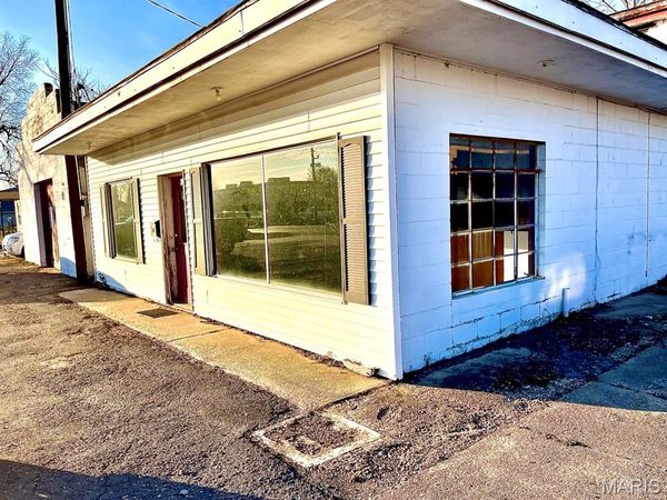 1,7,9,11,15 E Business Hwy 60 , Dexter, MO 63841