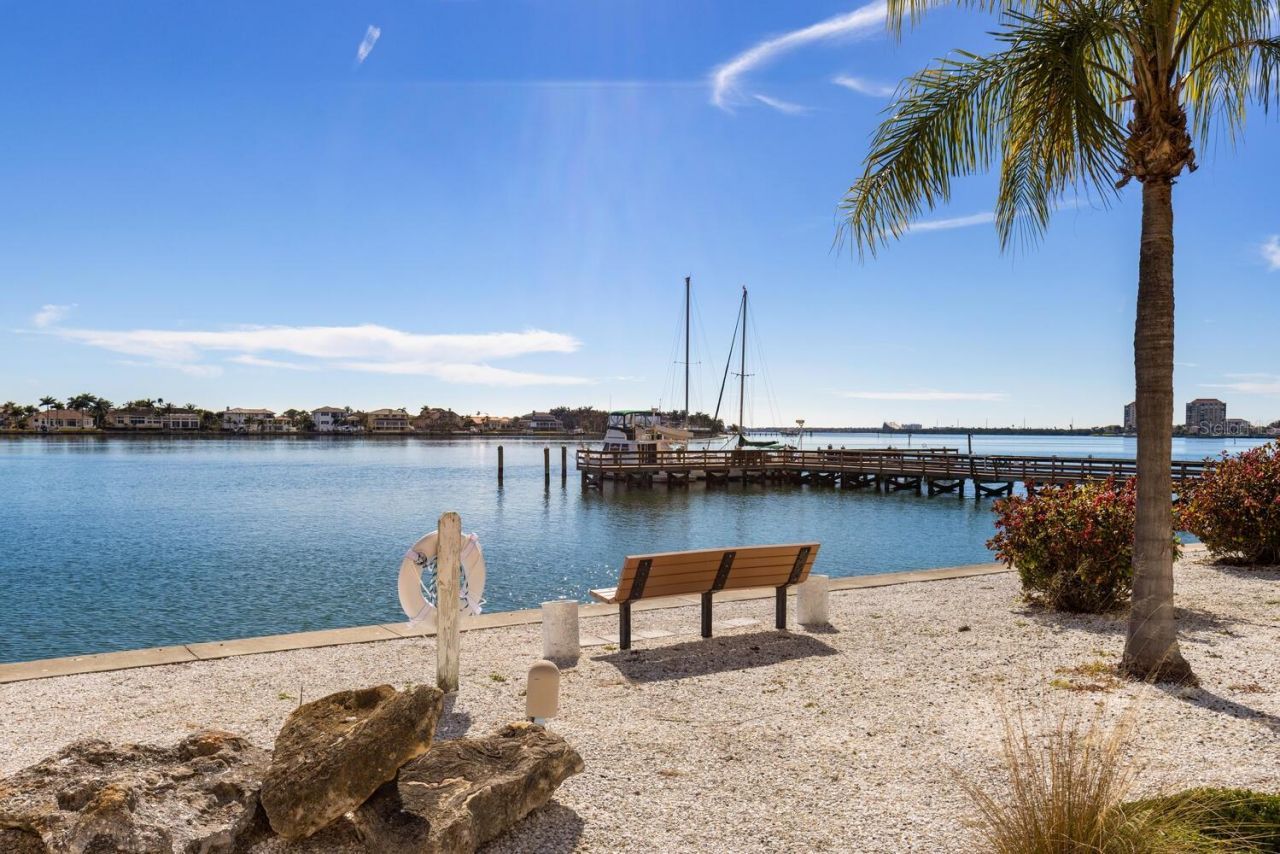 5200 Brittany Drive S, Unit 602, Saint Petersburg, FL 33715 Photo