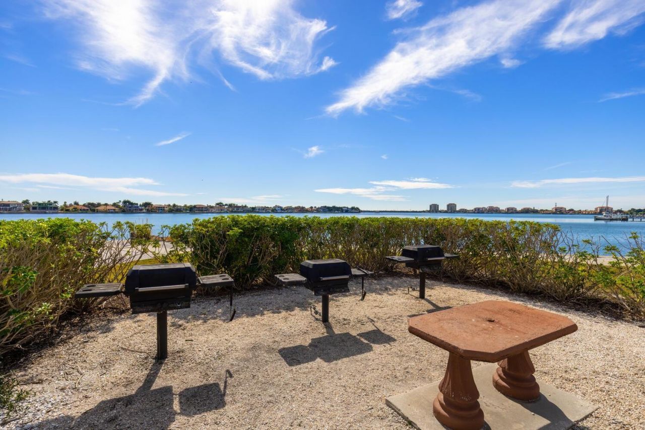 5200 Brittany Drive S, Unit 602, Saint Petersburg, FL 33715 Photo