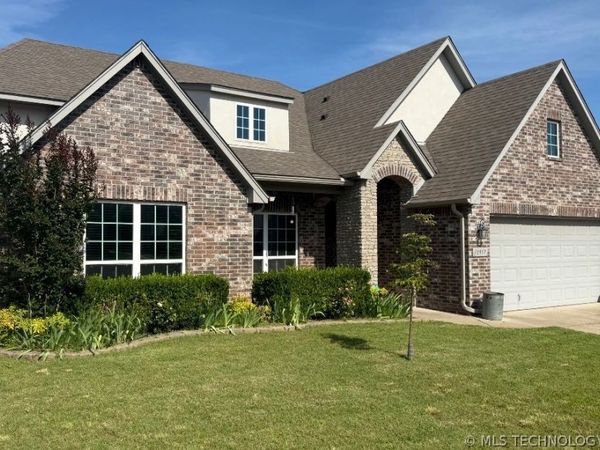 10917 S Sycamore Street, Jenks, OK 74037