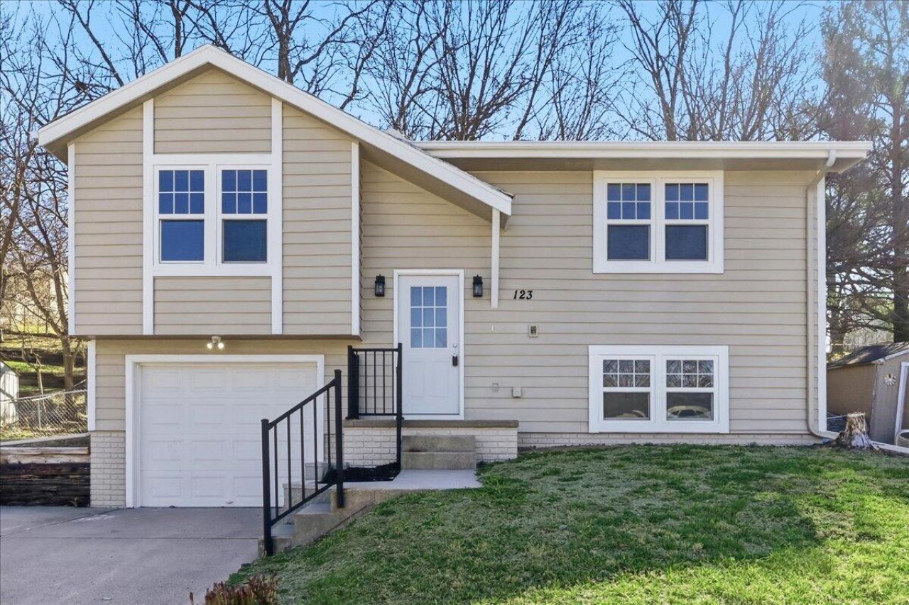 123 HILLCREST Avenue Glenwood, IA 51534