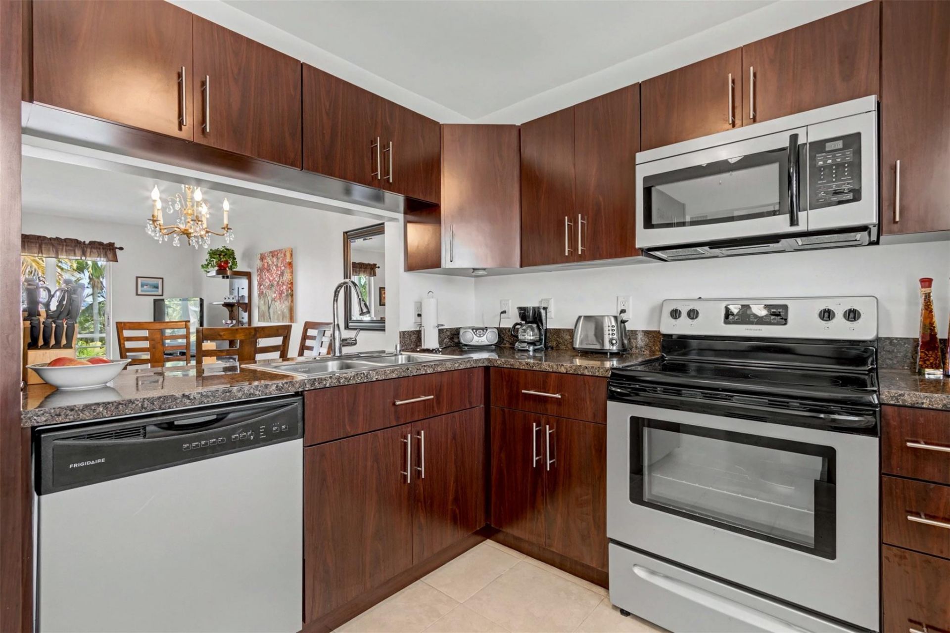 500 NE 14th Avenue, Unit 405, Hallandale Beach, FL 33009 Photo