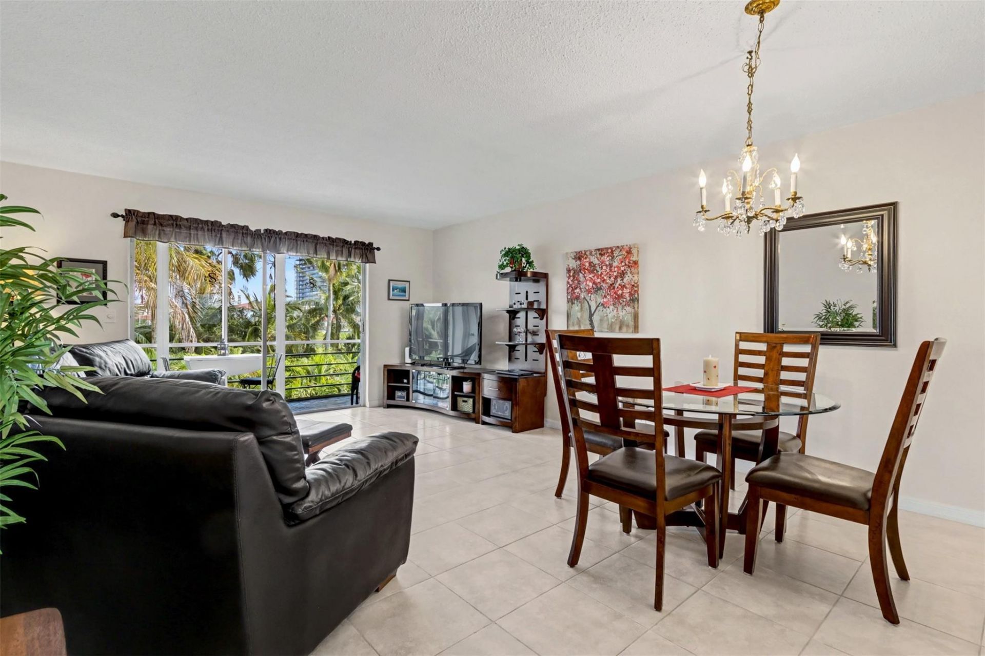 500 NE 14th Avenue, Unit 405, Hallandale Beach, FL 33009 Photo