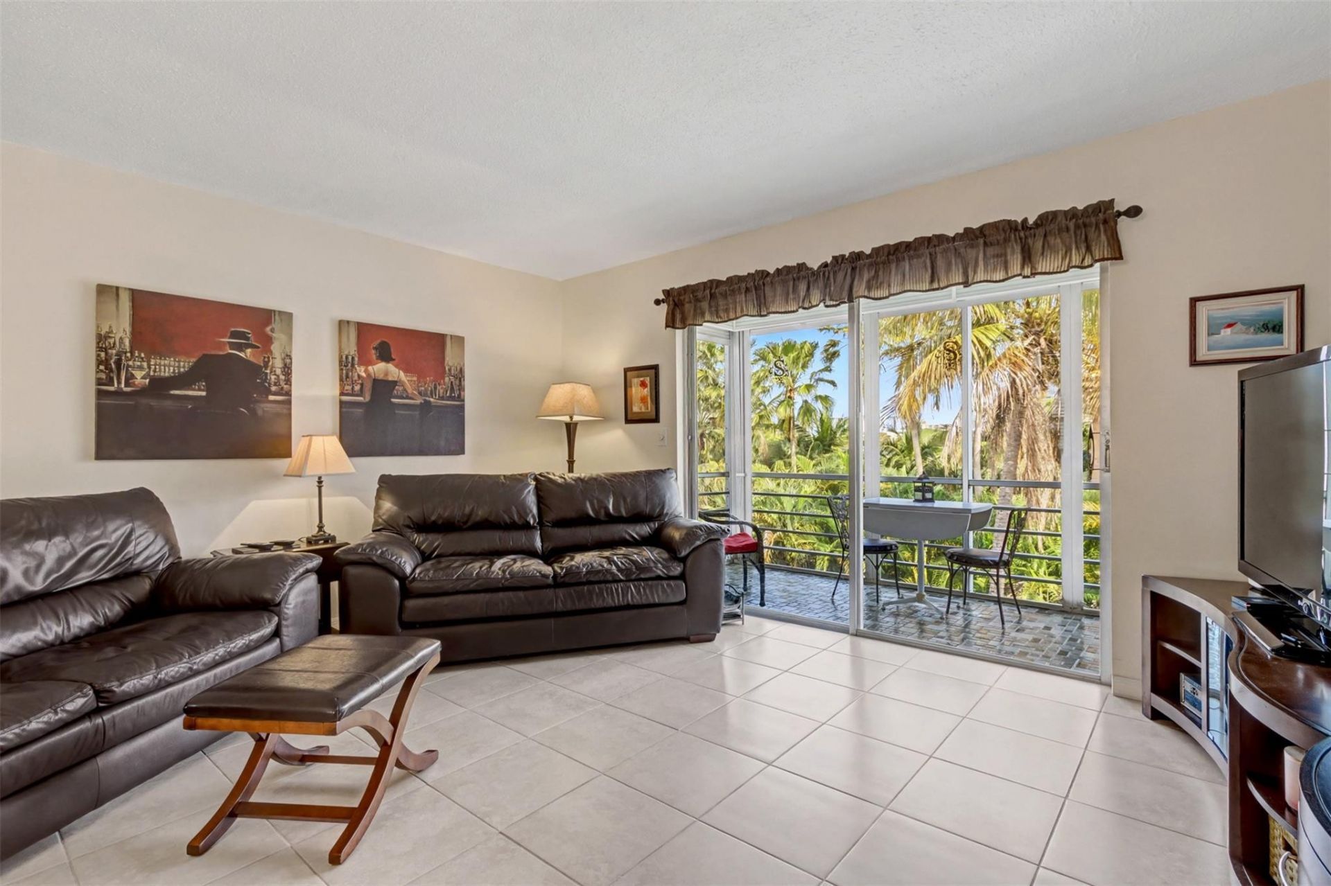 500 NE 14th Avenue, Unit 405, Hallandale Beach, FL 33009 Photo