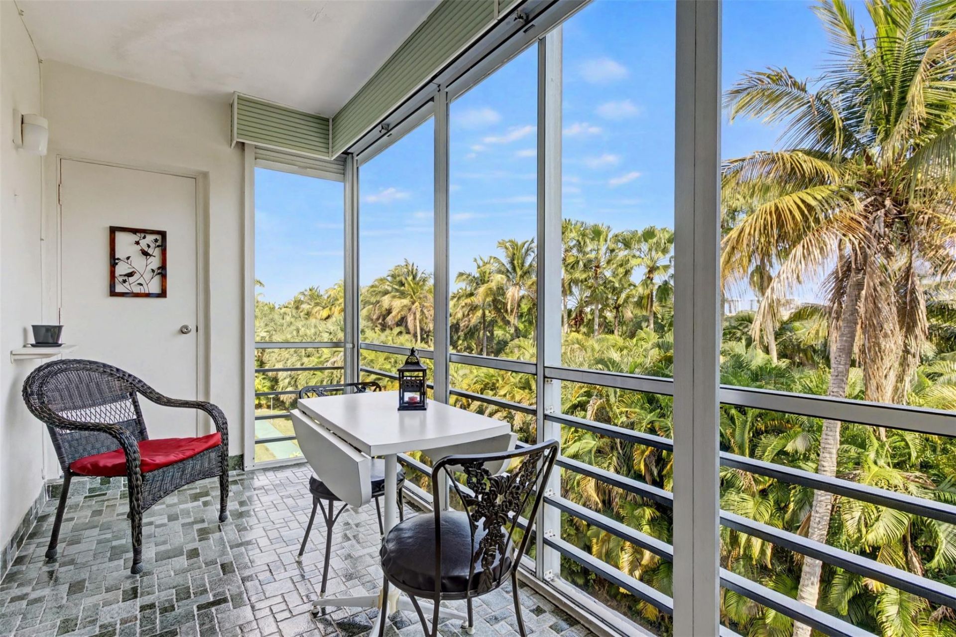 500 NE 14th Avenue, Unit 405, Hallandale Beach, FL 33009 Photo