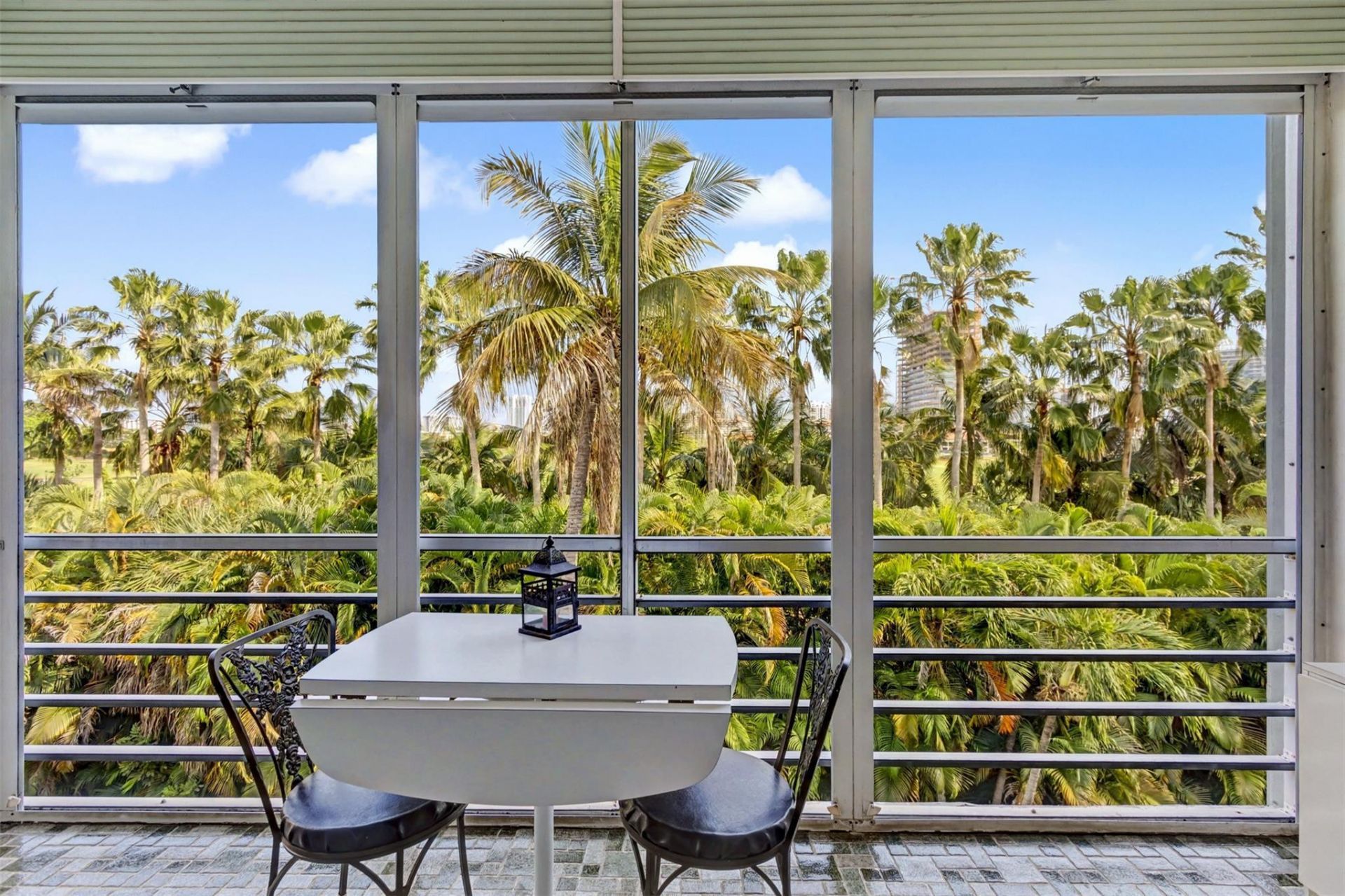 500 NE 14th Avenue, Unit 405, Hallandale Beach, FL 33009 Photo