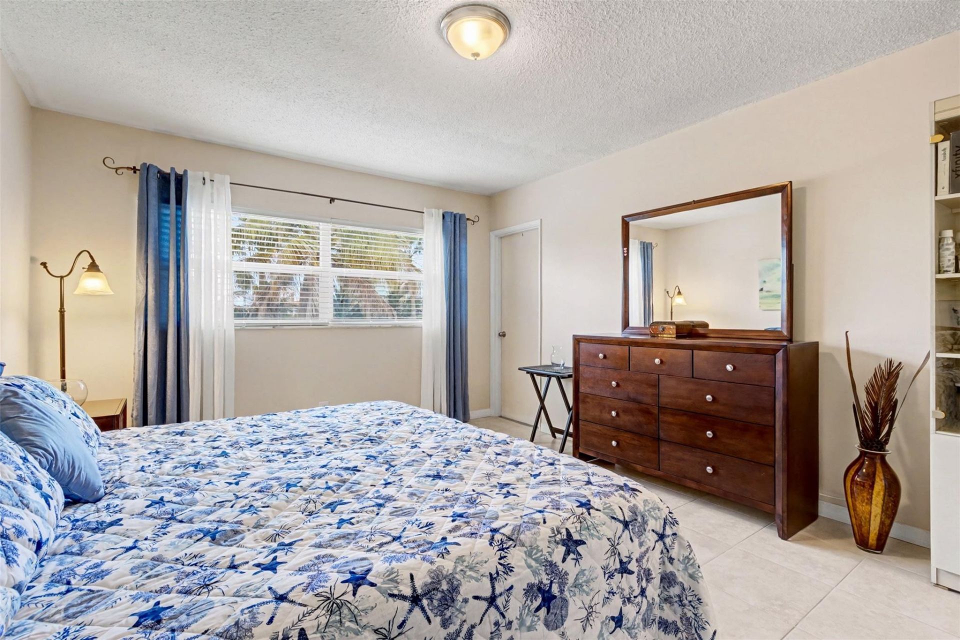 500 NE 14th Avenue, Unit 405, Hallandale Beach, FL 33009 Photo