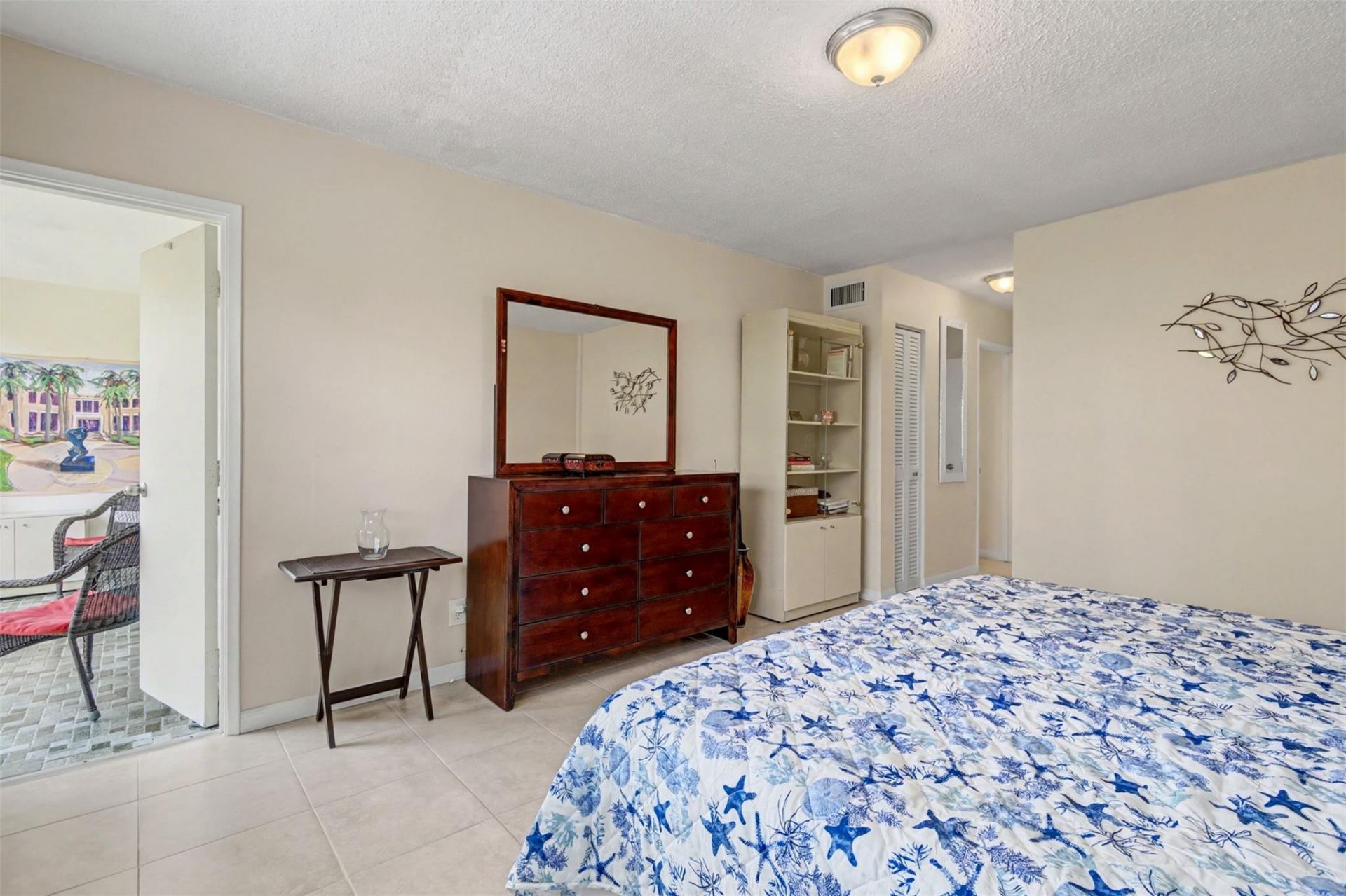 500 NE 14th Avenue, Unit 405, Hallandale Beach, FL 33009 Photo