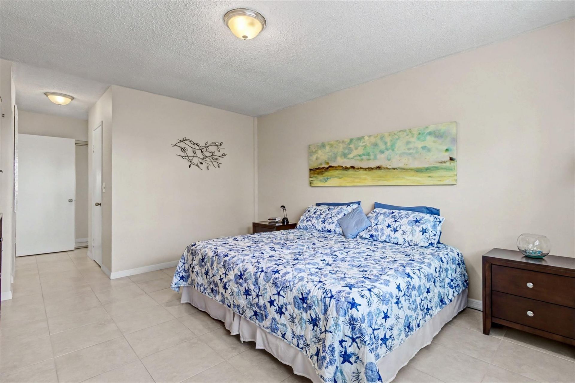 500 NE 14th Avenue, Unit 405, Hallandale Beach, FL 33009 Photo