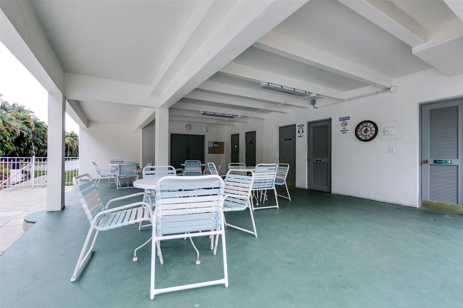 500 NE 14th Avenue, Unit 405, Hallandale Beach, FL 33009 Photo