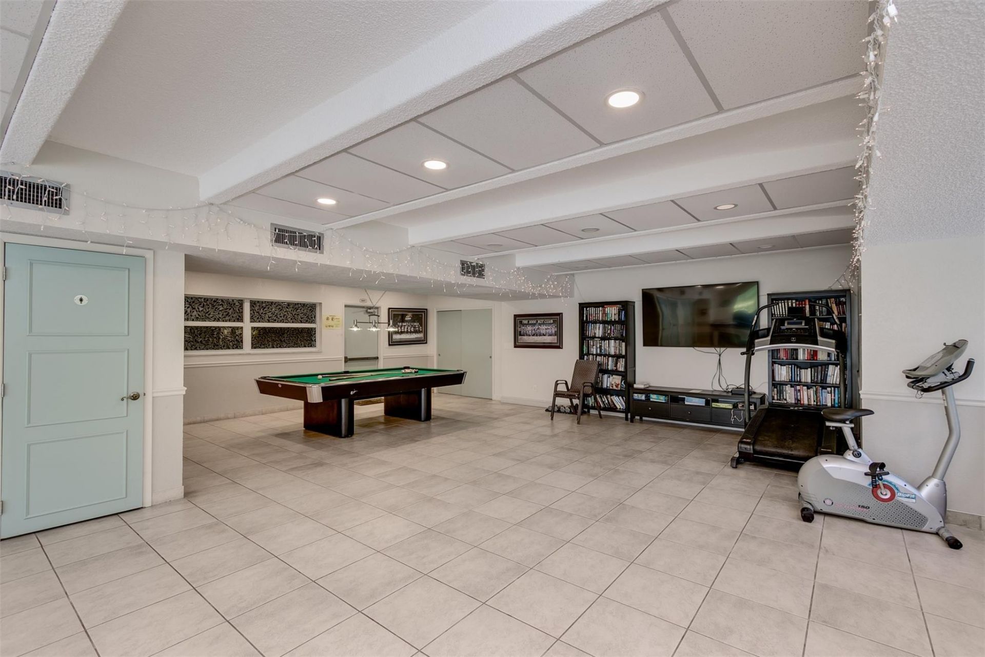 500 NE 14th Avenue, Unit 405, Hallandale Beach, FL 33009 Photo