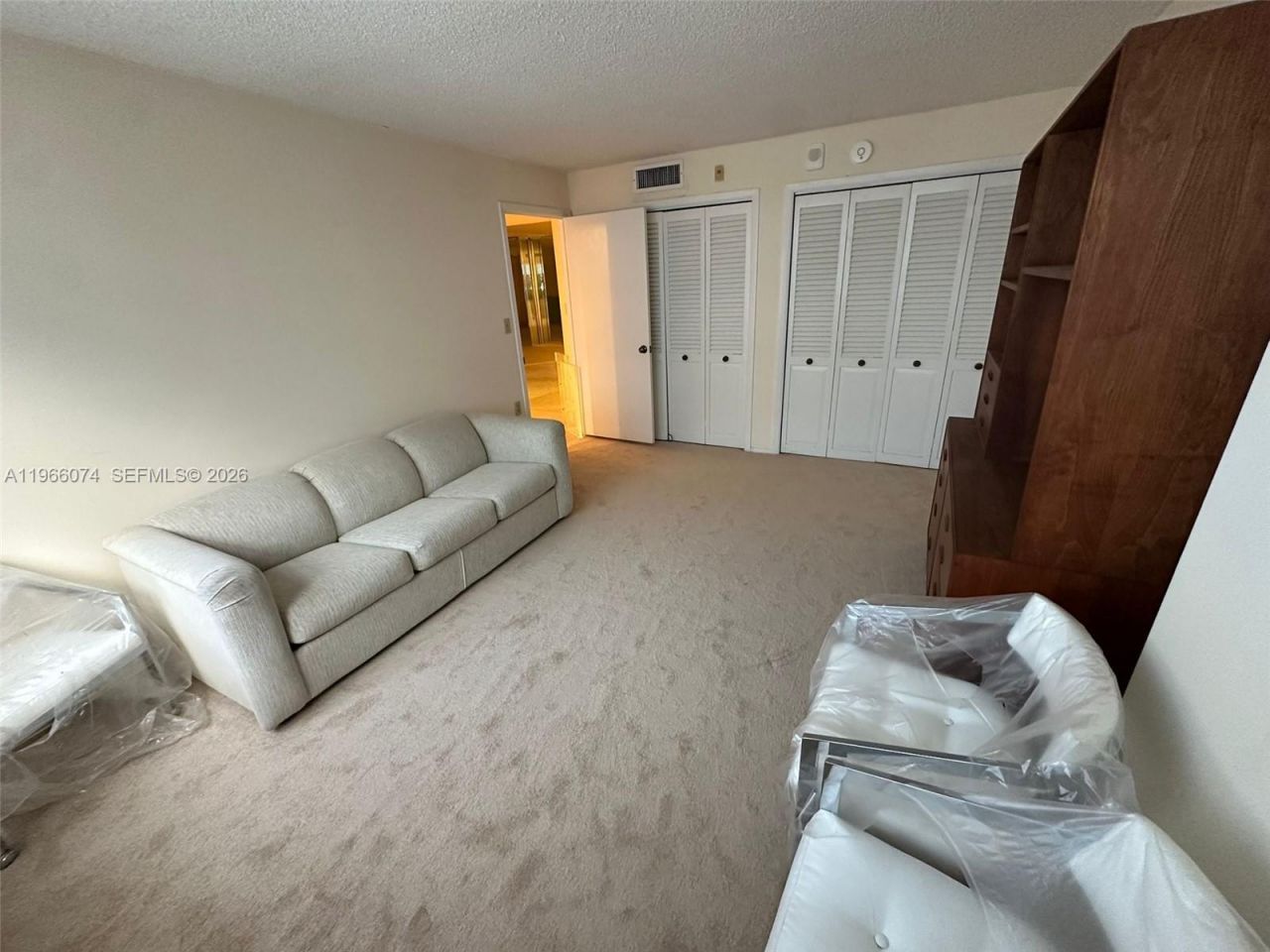 6039 Collins Ave, Unit 1625, Miami Beach, FL 33140 Photo
