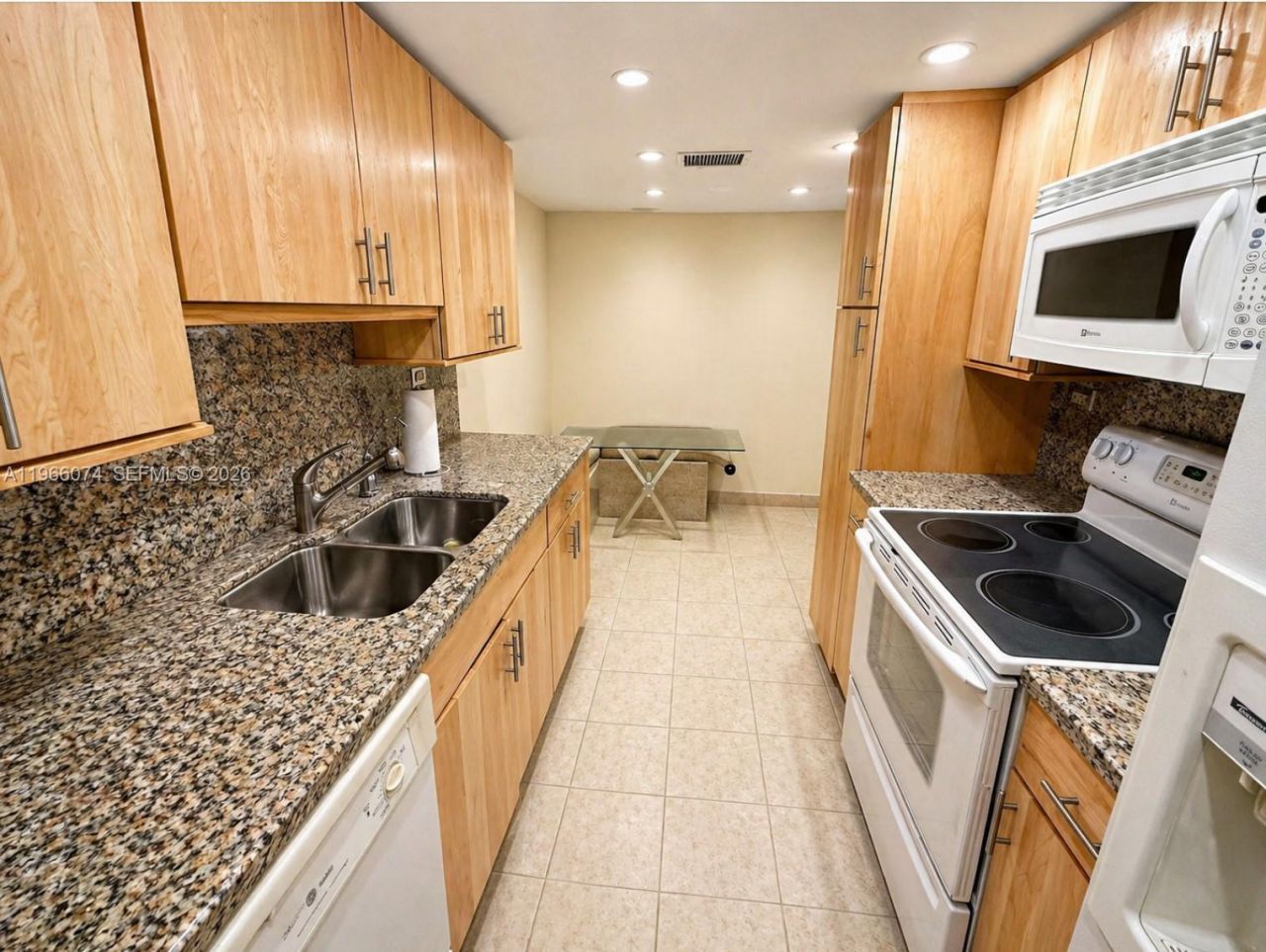 6039 Collins Ave, Unit 1625, Miami Beach, FL 33140 Photo