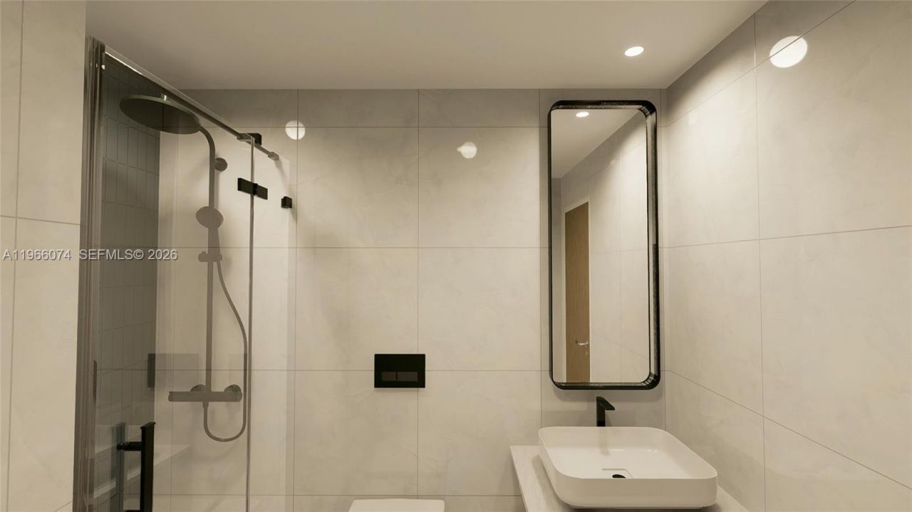 6039 Collins Ave, Unit 1625, Miami Beach, FL 33140 Photo