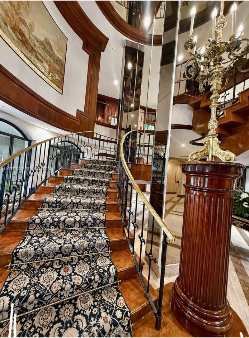 6039 Collins Ave, Unit 1625, Miami Beach, FL 33140 Photo