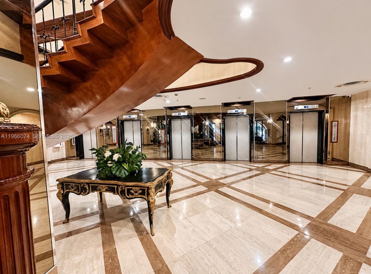 6039 Collins Ave, Unit 1625, Miami Beach, FL 33140 Photo