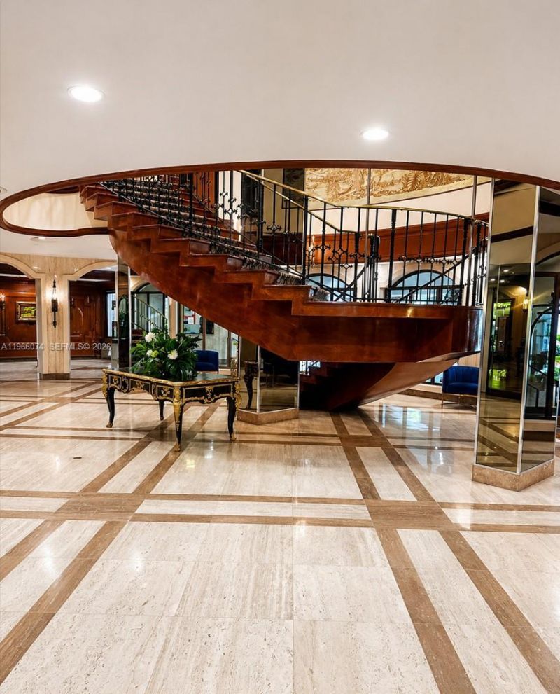 6039 Collins Ave, Unit 1625, Miami Beach, FL 33140 Photo