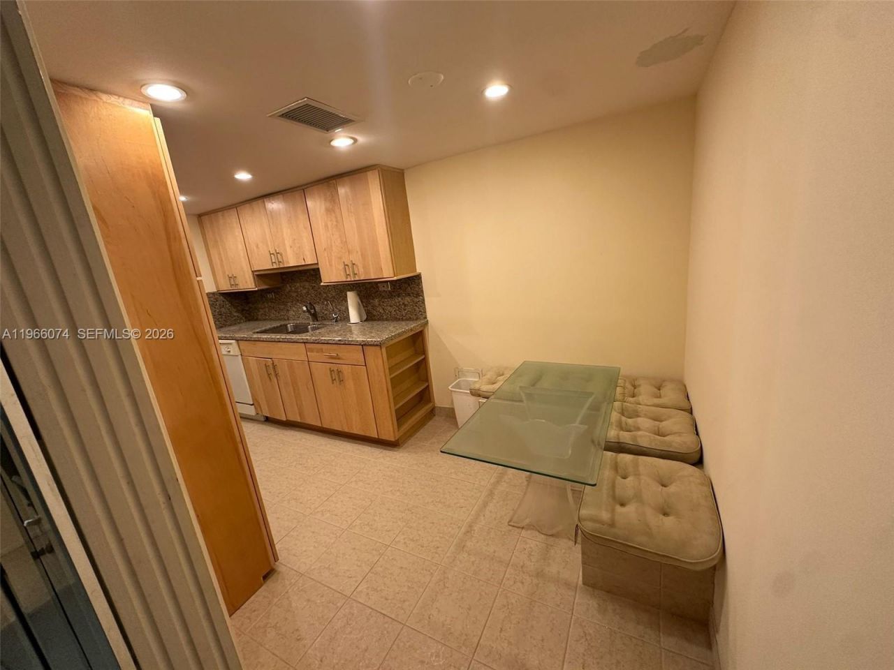 6039 Collins Ave, Unit 1625, Miami Beach, FL 33140 Photo