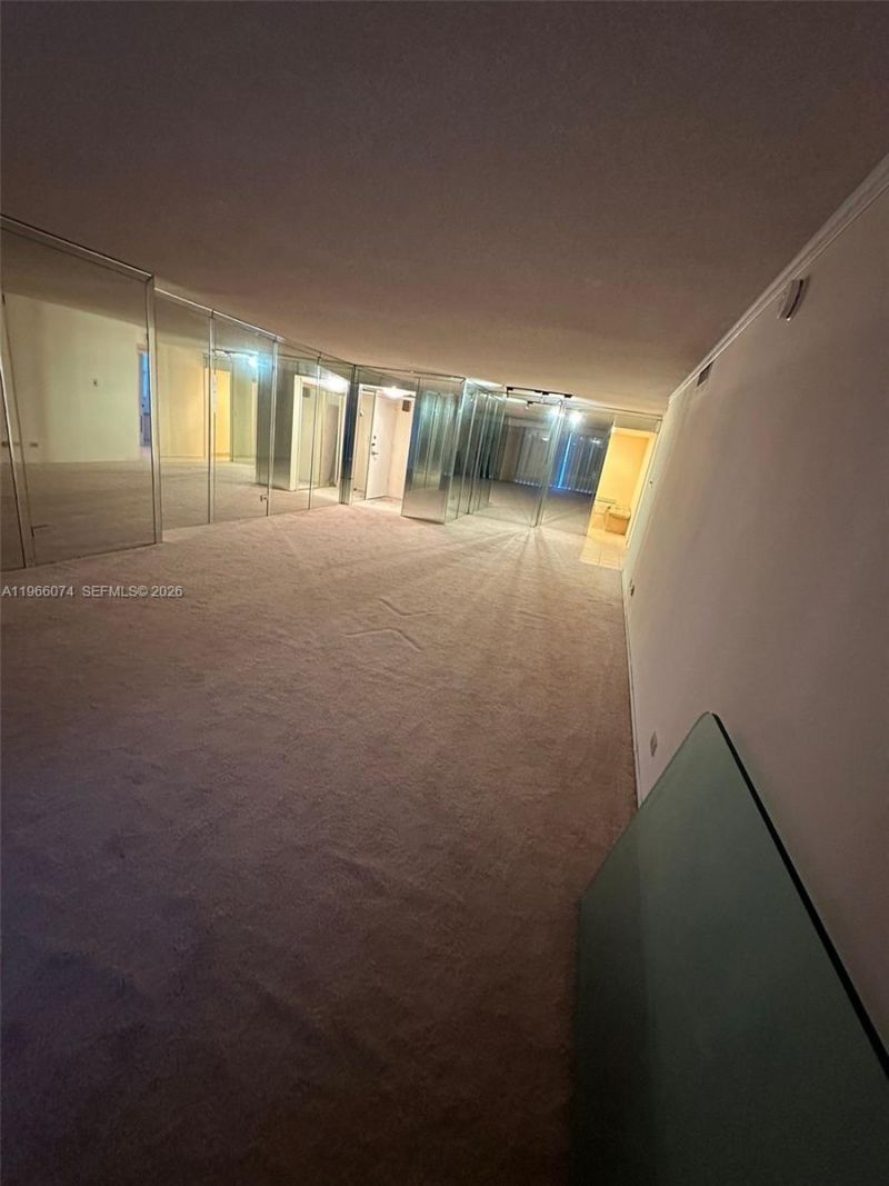 6039 Collins Ave, Unit 1625, Miami Beach, FL 33140 Photo