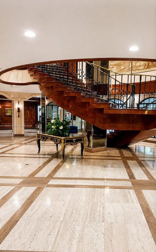 6039 Collins Ave, Unit 1625, Miami Beach, FL 33140 Photo