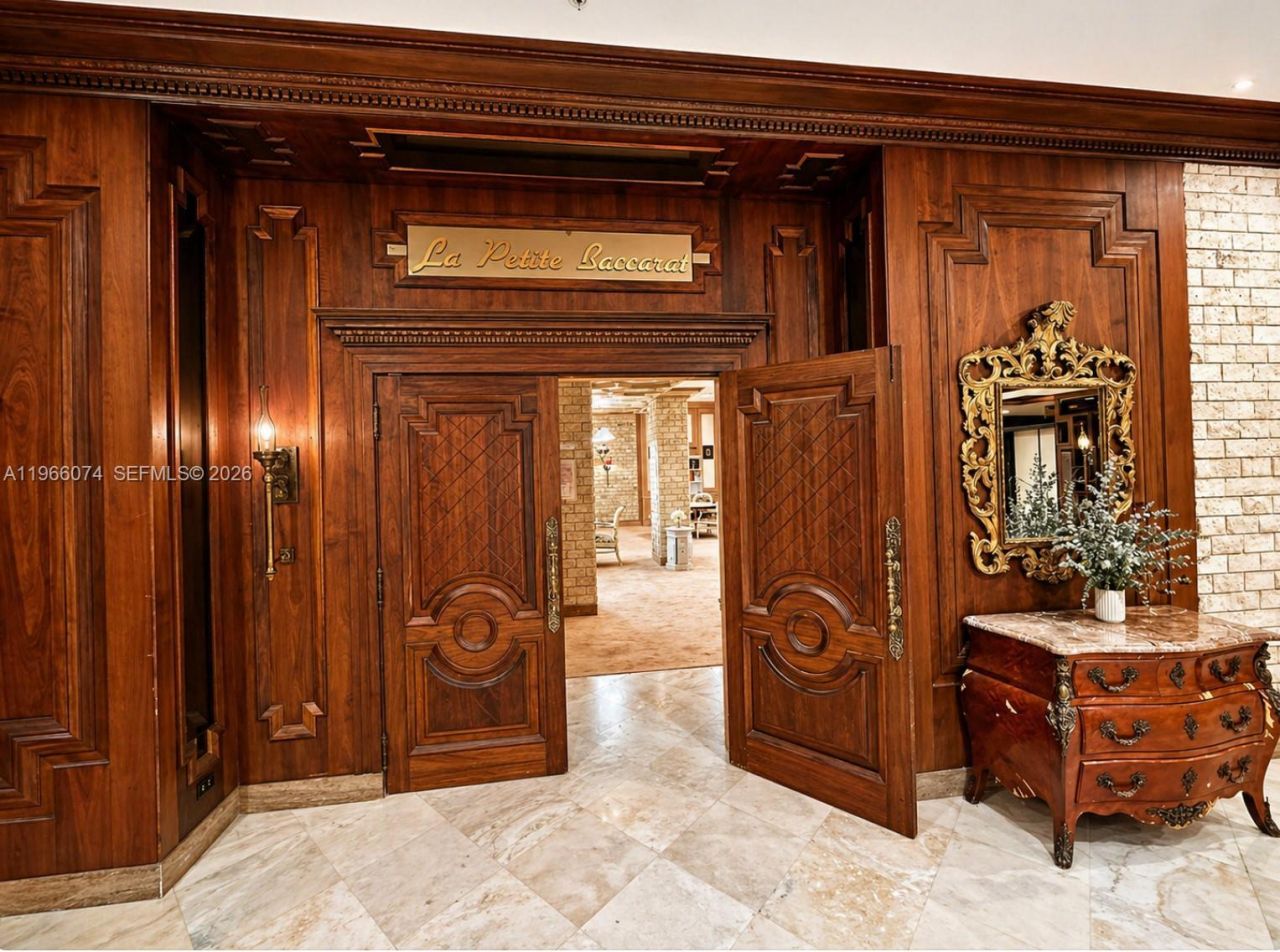 6039 Collins Ave, Unit 1625, Miami Beach, FL 33140 Photo