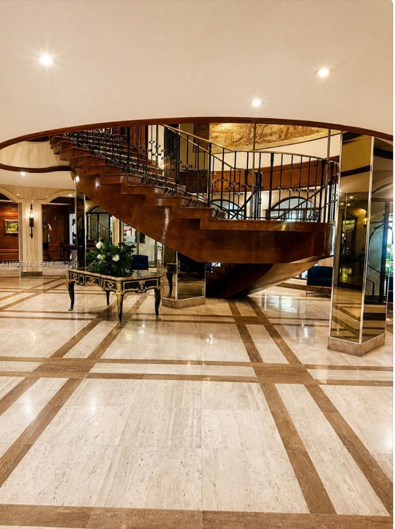 6039 Collins Ave, Unit 1625, Miami Beach, FL 33140 Photo