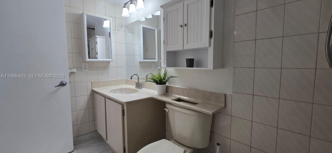 10221 Fontainebleau Blvd, Unit 203, Miami, FL 33172 Photo