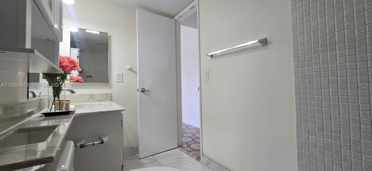 10221 Fontainebleau Blvd, Unit 203, Miami, FL 33172 Photo