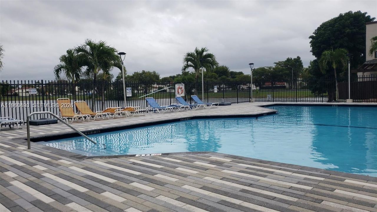 10221 Fontainebleau Blvd, Unit 203, Miami, FL 33172 Photo