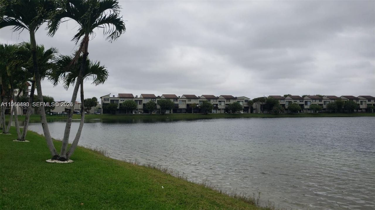 10221 Fontainebleau Blvd, Unit 203, Miami, FL 33172 Photo