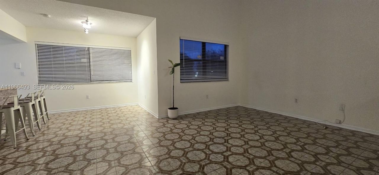 10221 Fontainebleau Blvd, Unit 203, Miami, FL 33172 Photo