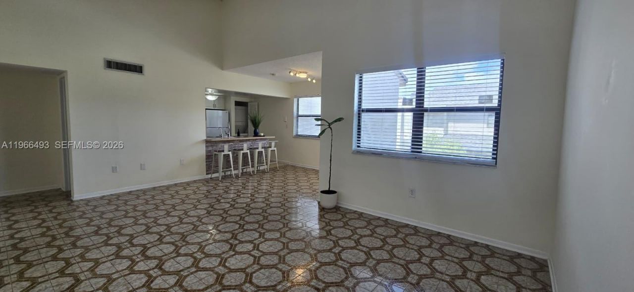 10221 Fontainebleau Blvd, Unit 203, Miami, FL 33172 Photo