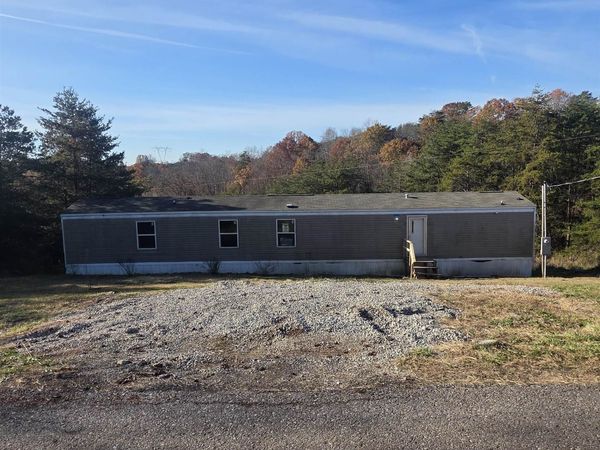 4394 Thomas Ridge Road, Leon, WV 25123